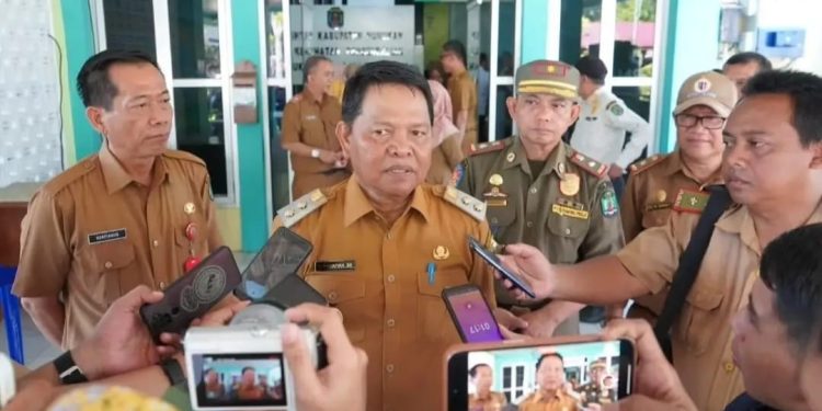 Wabup H. Hanafiah Bersama Sekda Nunukan, Gelar Sidak di Hari Pertama Masuk Kerja