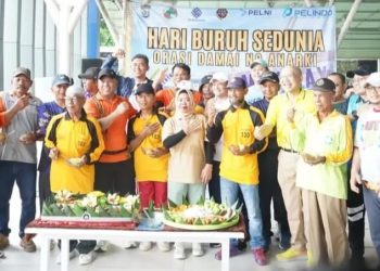Peringati Hari Buruh Sedunia, Polres Nunukan Gelar Jalan Santai Bersama TKBM Pelabuhan Tunontaka