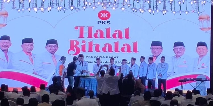 PKS JABAR GELAR HALAL BIHALAL DI HARI JADI KE 22. Berikan penghargaan DPD PKS MUDA