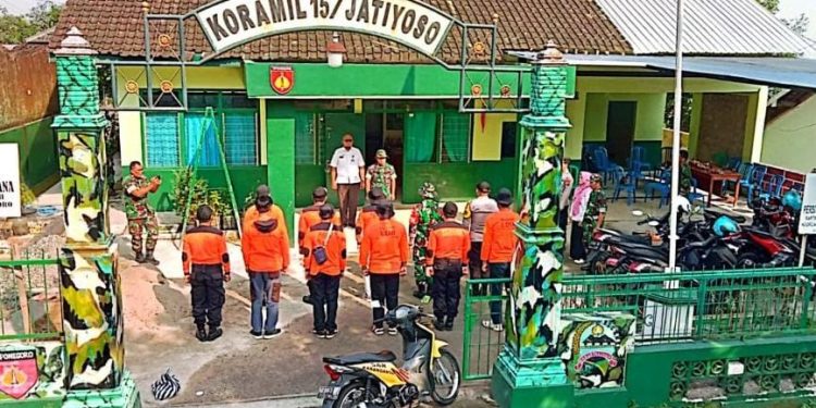 Senkom Jatiyoso dan Sejumlah Relawan bersama puskesmas lakukan Fogging Massal Melawan DBD