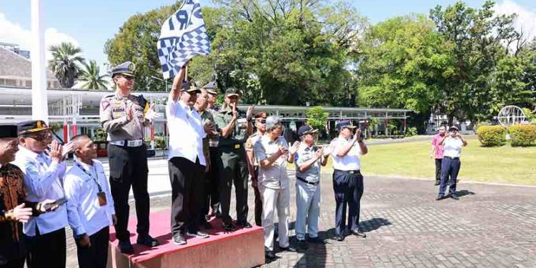 Danny Pomanto dan Pj Gubernur Lepas Ratusan Pemudik Ramadan Berbagi Bahagia Pemprov Sulsel