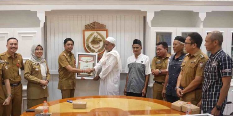 Terima Hibah Tanah dari Warga Rappocini dan Panakukkang, PJ Sekda Imbau Pergunakan Sebaik-Baiknya