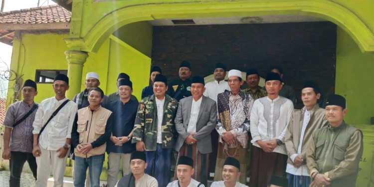 Bupati Bandung Barat, Arsan Latif, Ziarah ke Makam Pangeran Raja Atas Angin Cijenuk