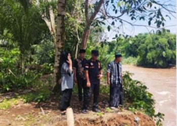 Pj Bupati Empat Lawang Kunjungi Jembatan Gantung Yang Putus Akibat Banjir Bandang
