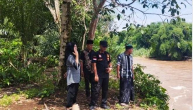 Pj Bupati Empat Lawang Kunjungi Jembatan Gantung Yang Putus Akibat Banjir Bandang
