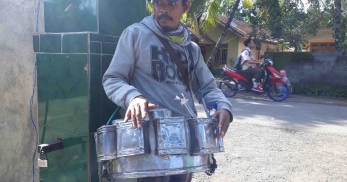 PEDAGANG GULE GENDING DI UJUNG SENJA