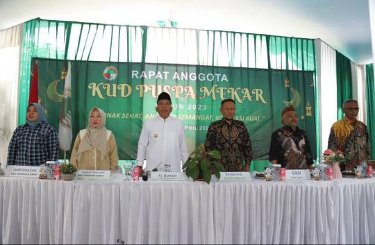 Arsan Latif: Mengawal Pertumbuhan Peternakan dan Ekonomi Lokal