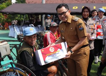 Perang Lawan Stunting, Pemkab dan Polresta Cirebon Gelar Baksos dan Bansos