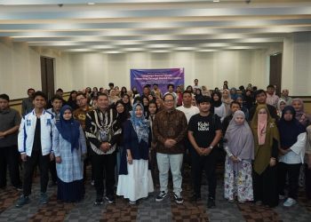 Tingkatkan Kebersamaan, AIESEC Surabaya Latih Mahasiswa Bahasa Isyarat