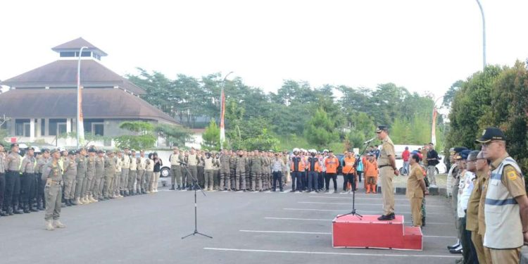 Pemdakab Bogor Tata Pedagang Rest Area Gunung Mas Secara Humanis