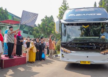Calon Jemaah Haji Kota Cimahi Gelombang II 2024 Diberangkatkan