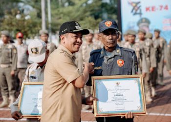 Peringati HUT Satpol PP Ke-74 dan Satlinmas Ke-62, Bupati Karawang: Mereka Adalah Garda Terdepan Kita