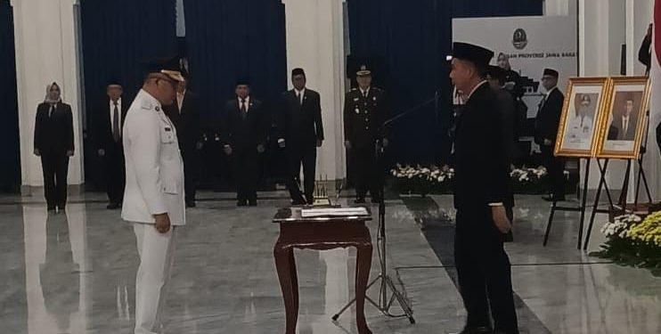 BEY MACHMUDIN LANTIK ADE ZAKIR SEBAGAI PJ BUPATI KBB GANTIKAN ARSAN LATIEF. Begini pesan Pejabat Gubernur Jawa Barat.