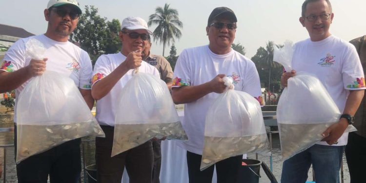 Jaga Fungsi Setu, Pemdakab Bogor Tebar Benih Ikan dan Tanam Pohon