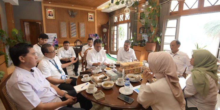 Kurangi Pengangguran SMK, Herman Suryatman: Teaching Factory Harus Dimatangkan