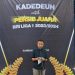 Bey Machmudin Serahkan “Kadeudeuh” untuk Pemain Persib Bandung Usai Jadi Juara Liga 1 Indonesia Tahun 2023-2024