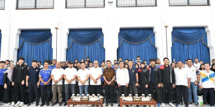 Lepas Atlet Jabar Berlatih di Korea Selatan, Bey: Ikhtiar Wujudkan Jabar Hattrick PON