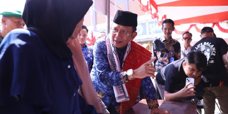 Masyarakat Desa Sukakerta Antusias Manfaatkan Pelayanan di Botram Desa