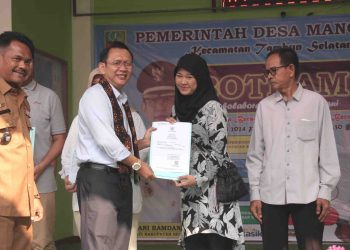 Botram di Desa Mangunjaya Permudah Warga Mengurus IKD