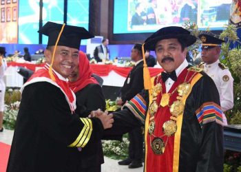 Herman Suryatman Diwisuda sebagai Doktor Ilmu Pemerintahan