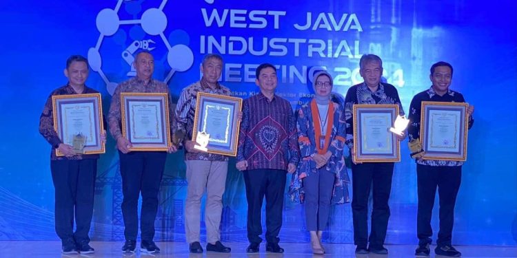 Garut Raih Penghargaan Top 5 Investment Challenge Jawa Barat