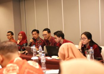 PJ Sekda Hadiri Evaluasi SAKIP, Paparkan Lorong Wisata, Makassar Sombere Smart City Hingga Low Carbon City.