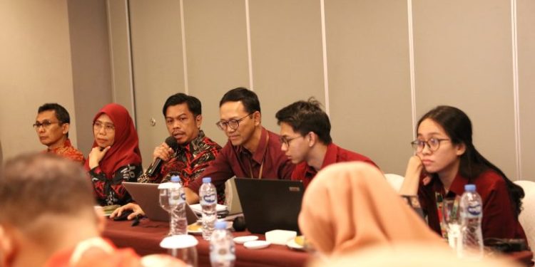PJ Sekda Hadiri Evaluasi SAKIP, Paparkan Lorong Wisata, Makassar Sombere Smart City Hingga Low Carbon City.