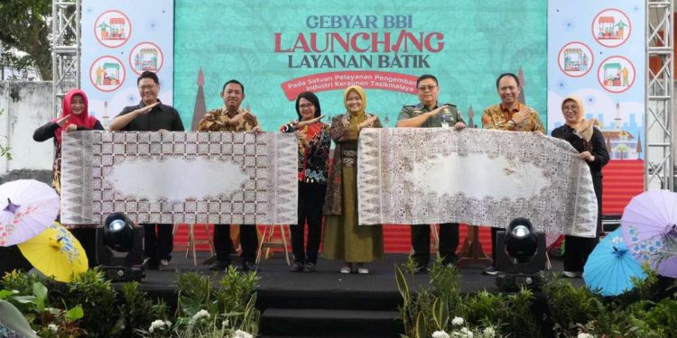 Luncurkan Layanan Batik di Tasikmalaya, Amanda Soemedi: Momentum Tingkatkan Pelayanan kepada Industri Kecil dan Menengah