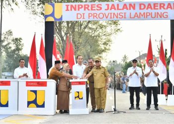 Presiden Jokowi Resmikan 16 Ruas Jalan 102 Kilometer di Seluruh Provinsi Lampung