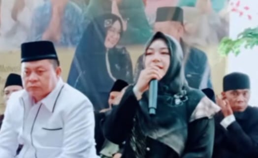 SALURKAN PENDIDIKAN GRATIS PADA PULUHAN ANAK YATIM PIATU. WUJUD PENGABDIAN GUNAWAN PADA KBB.