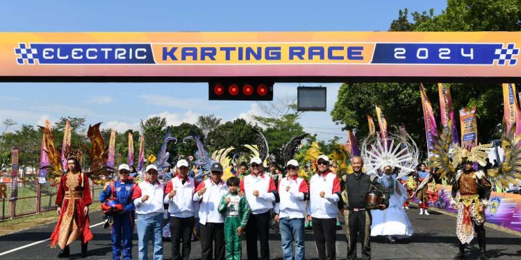 Beranda  Berita  infrastruktur ELECTRIC KARTING RACE 2024 Bey Machmudin: Keamanan Kendaraan Sudah Teruji