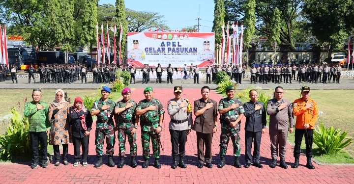 Kapolda Sulsel Pimpin Apel Gelar Pasukan Operasi Mantap Praja Pallawa 2024-2025
