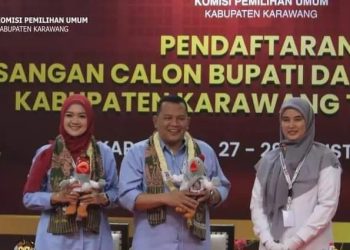 Pasangan Acep Gina  Pendaptar Terakhir Ke KPU Karawang