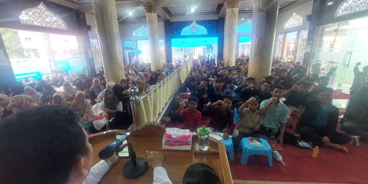 Dalam Rangka HUT RI Ke-79, Letkol Inf Anton Prasety Komando Distrik Militar Kodim 0621 Selenggarakan Khitanan Massal