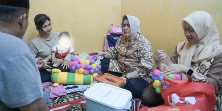 Ketua TP PKK Makassar Kunjungi Bayi Korban Kekerasan di Tamalate, Serukan Pentingnya Jagai Anakta