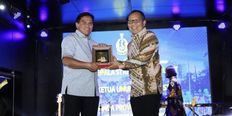 Kunjungan Kerja di Kota Makassar, Danny Pomanto Dinner Bareng KSAL Laksamana TNI Muhammad Ali
