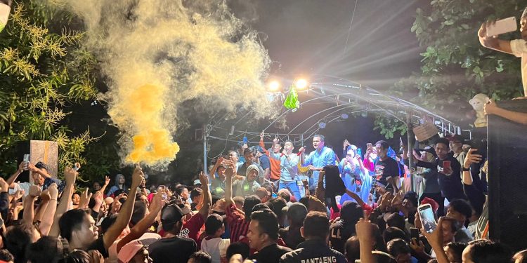 Jelang Penetapan Paslon UJI-SAH, Ribuan Maysarakat Bantaeng Hadiri Konser Gasspool