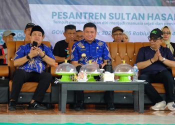 Bupati Gowa Lakukan Penanaman Pohon Peringatan HSN di Ponpes Sulhas