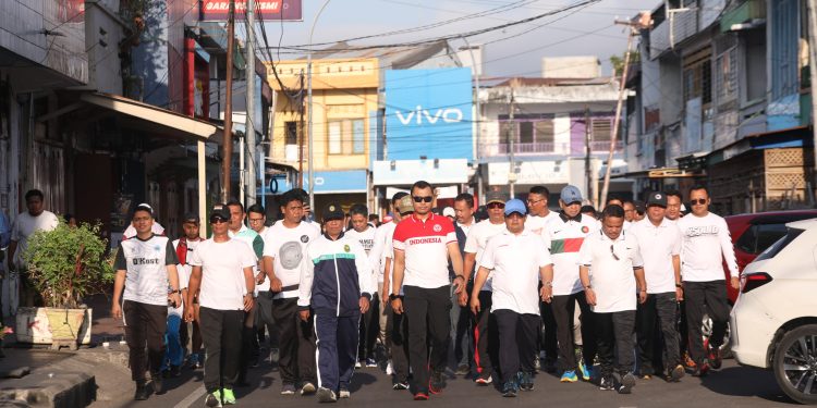 Bersama Forkopimda  dan Pemkab Bantaeng  Meriahkan Jalan Sehat HUT Sulsel ke-355
