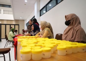 BKPSDMD Kota Cimahi Lakukan Tes Urine Pada 240 Orang Stap Dinas Lingkungan Hidup dan RSUD Cibabat