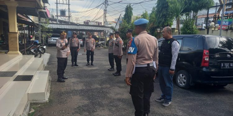 Polsek Terbangi Besar Dan Polres Lampung Tengah Amankan Kegiatan Kampanye Paslon Bupati Nomor Urut 2 Di Plaza Bandar Jaya Terbanggi Besar