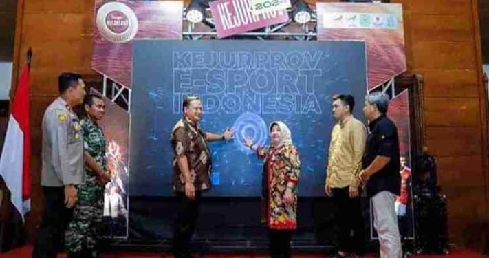 PJs Bupati Trenggalek Dyah Wahyu Ermawati Buka Kejurprov Jawa Timur 2024.