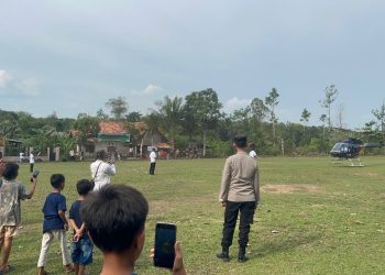 Personil Polres Muara Enim Gelar Pengamanan Ketat Kampanye Paslon Gubernur Sumsel di Desa Ujan Mas Baru dan Desa Kemang