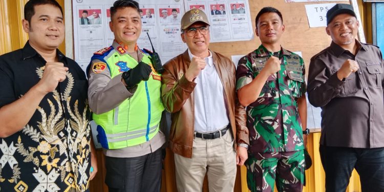 Pj Walikota Cimahi Tinjau Langsung Tempat Pemungutan Suara