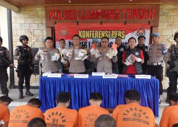 Konferensi Pers : Dukung Program Asta Cita Polres Lampung Tengah Berhasil Ungkap 10 Kasus Narkoba, 15 Tersangka Diamankan