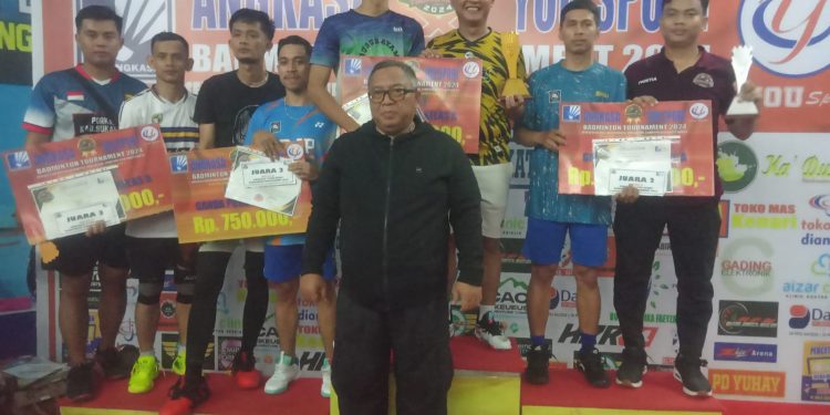Bupati Menghadiri Penutupan Kejuaraan Bulutangkis, Bupati “Event Mencetak Bibit Atlet Profesional”