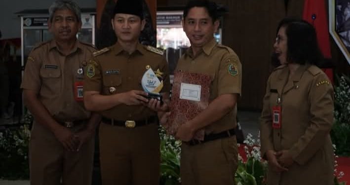 Serahkan Hadiah Juara ASN Talent Academy 2024, Bupati Arifin Pesankan Inovasi Para Talent Dijalankan
