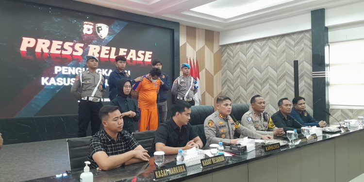 Kapolres Karawang Berhasil Mengungkap Pembunuhan Pengemudi Taksi Onlien