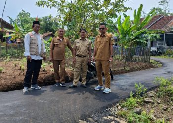 Masyarakat Desa singa Bangsa Sangat Senang Atas Pembangunan Jalan Lingkungan Betonisasi serta jalan Paving blok.