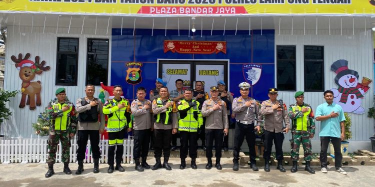 Naik Motor, Kapolres Lampung Tengah Cek Jalur dan Pos Pengamanan Nataru 2024